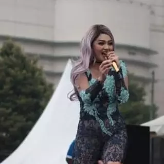 5 Penyanyi ini pingsan di atas panggung, ada yang karena hal mistis