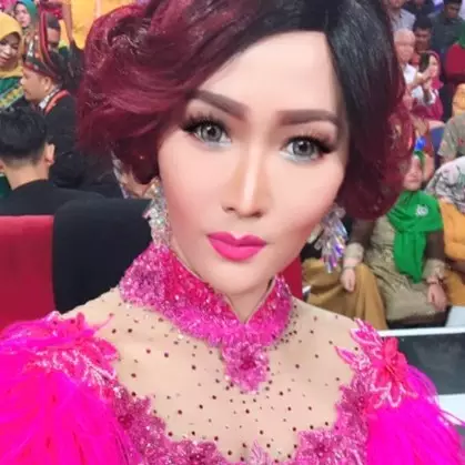 Dikenal tajir &amp; rendah hati, Inul janjikan THR Lebaran untuk warganet