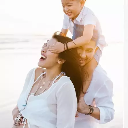 Perut makin buncit, ini alasan utama Sharena Delon tutupi kehamilannya