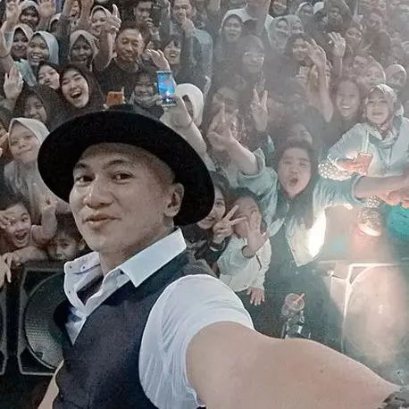 Diprotes fans karena nggak balas DM, jawaban Anji ini menohok