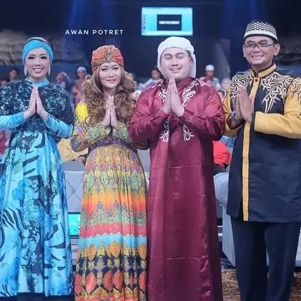 8 Potret keluarga Festival Ramadan Indosiar, kompak bergaya islami