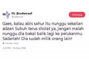 10 Cuitan kocak 'orang baper lagi sahur' ini lucunya ceriakan puasamu