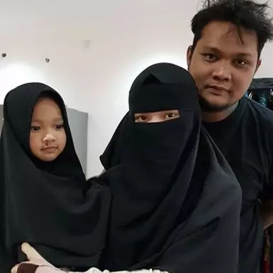 7 Potret transformasi Inara Rusli, istri Virgoun yang kini bercadar
