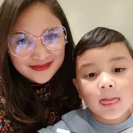 8 Gaya Aditya Manilkara anak bungsu Wendi Cagur, gantengnya kebangetan