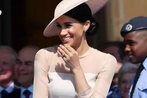 Samantha, penasihat Ratu yang khusus latih Meghan etika kerajaan