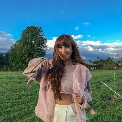 10 Pesona Laras Syerinita, selebgram cantik sahabat Rachel Vennya