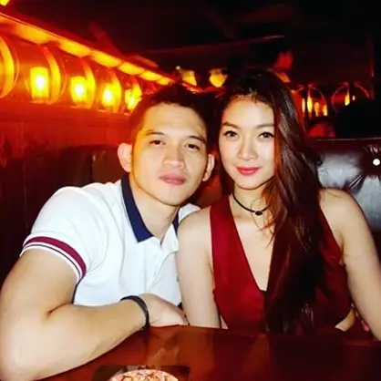 Jarang terekspos, ini 10 kemesraan Rezky Aditya dan kekasih cantiknya