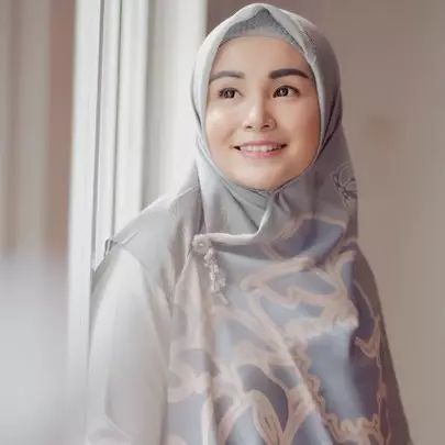 8 Penampilan terbaru Soraya Larasati dalam balutan hijab, makin anggun