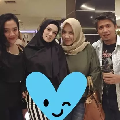 Selain Mulan, 5 seleb cantik ini tak sungkan berbuka sama mantan suami
