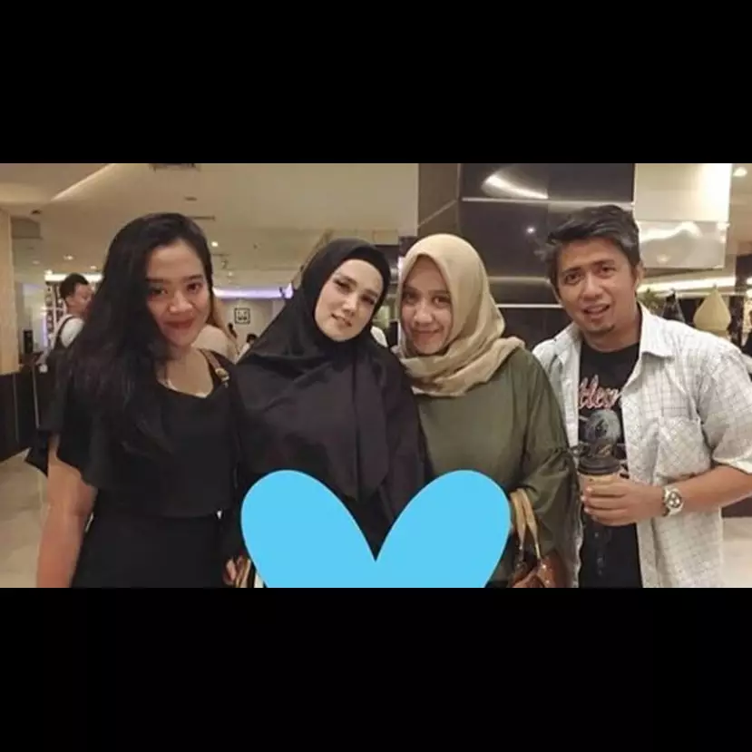 5 Momen manis keakraban Mulan Jameela, anak dan mantan suami