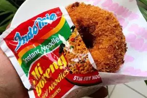 Tak perlu ke Australia, ini resep mudah bikin Indomie donat goreng
