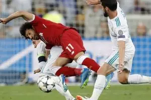 Begini ekspresi Ramos lihat Salah nangis ke luar lapangan usai cedera