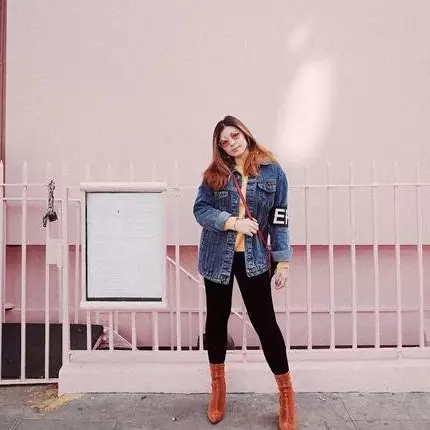 8 Gaya OOTD Shaloom Razade yang bisa ditiru buat kamu anak kuliahan