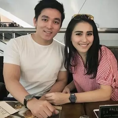 Ayu Ting Ting makan malam bareng dokter ganteng, didoakan berjodoh