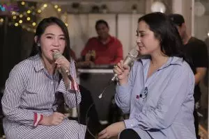 Duet Nagita Slavina & Via Vallen nyanyikan lagu Sayang, panen pujian