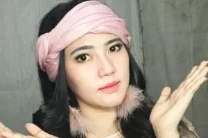 7 Penampilan natural ala Via Vallen ini bukti cantiknya nggak luntur