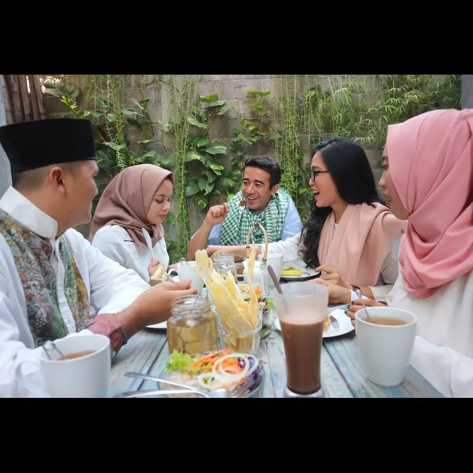 Kamu teman seperti apa saat bukber? Ketahuan lho lewat 7 soal ini