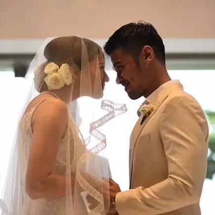 Jadi mak comblang, 5 seleb ini satukan rekan artisnya sampai pelaminan