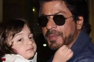Genap berusia 5 tahun, ini 5 bukti AbRam & Shah Rukh Khan bak kembaran