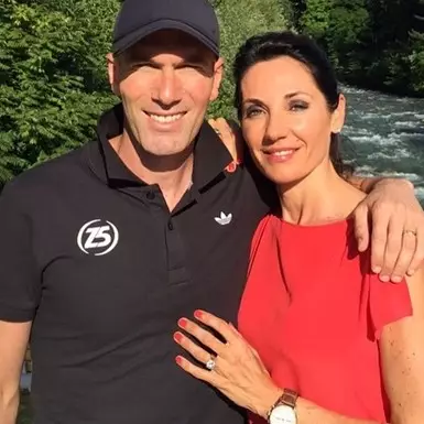 7 Pesona Veronique Fernandez, model top istri Zinedine Zidane