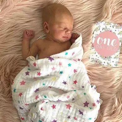 Lahirkan anak pertama, potret 5 buah hati seleb ini parasnya bule abis