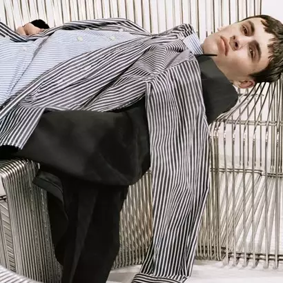 Desain nyeleneh dan harganya mahal, pakaian ini jadi lelucon netizen