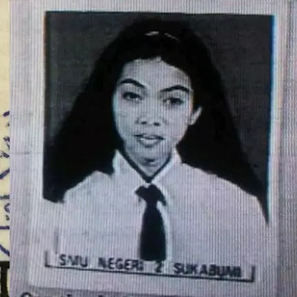 Potret lawas pas foto 6 seleb saat sekolah, bikin pangling 