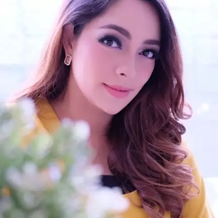 Dinikahi Pangeran Solo, ini 10 keharmonisan Reisa 'Dr Oz' &amp; keluarga