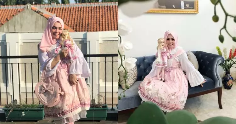 Serba pink, ini 7 foto Astrid Kuya kembaran sama boneka kesayangannya