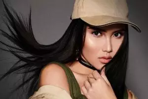 Hadiri premier Dimsum Martabak, penampilan Ayu Ting Ting tuai kritikan