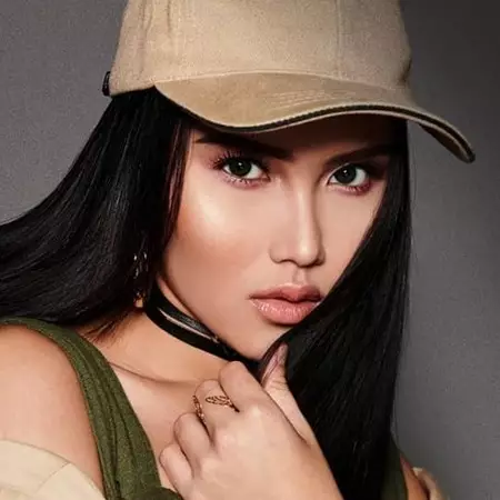 Hadiri premier Dimsum Martabak, penampilan Ayu Ting Ting tuai kritikan