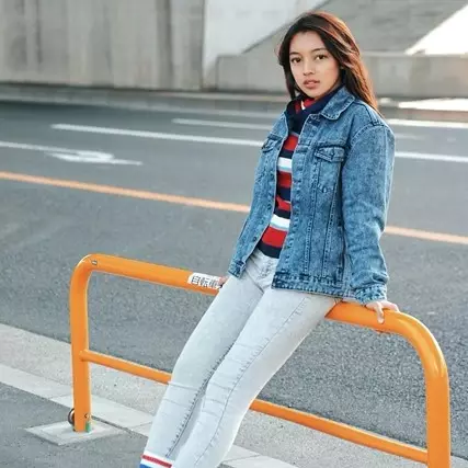 10 Gaya OOTD Nadia Soekarno, broadcaster cantik putri Soraya Haque