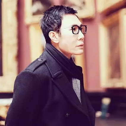 10 Gaya OOTD stylish Otis Hahijary bos ANTV, bikin tampilan bak eksmud