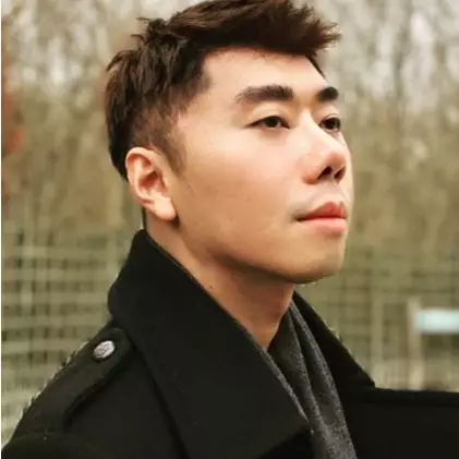 Roy Kiyoshi dipeluk Dewi Perssik dari belakang, langsung bikin heboh