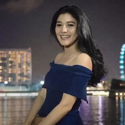 Aslinya belum menikah, 5 seleb ini totalitas banget perankan sosok ibu