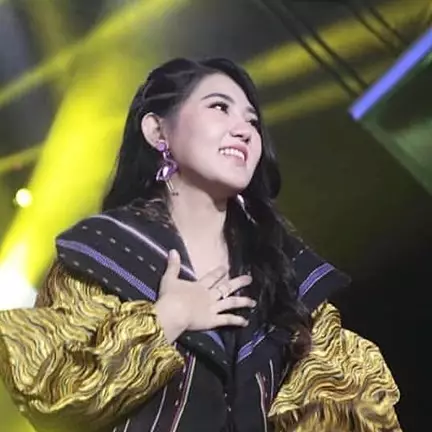 Ramai jadi pembahasan, ini momen Via Vallen satu panggung bareng Simic