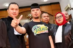 4 Seleb ini terlibat dalam video klip lagu #2019GantiPresiden 