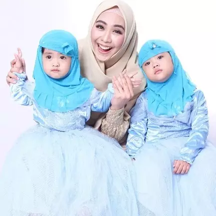 5 Anak seleb ini sejak belia sudah kenakan hijab, tuai pujian