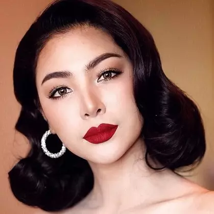 8 Gaya rambut si cantik Faye Malisorn, terlihat simpel dan berkelas