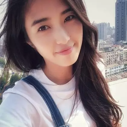 10 Pesona Lina, kiper cantik &amp; imut yang cinta mati dengan sepak bola