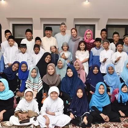 Berbagi berkah Ramadan, 7 seleb ini gelar buka bersama anak yatim