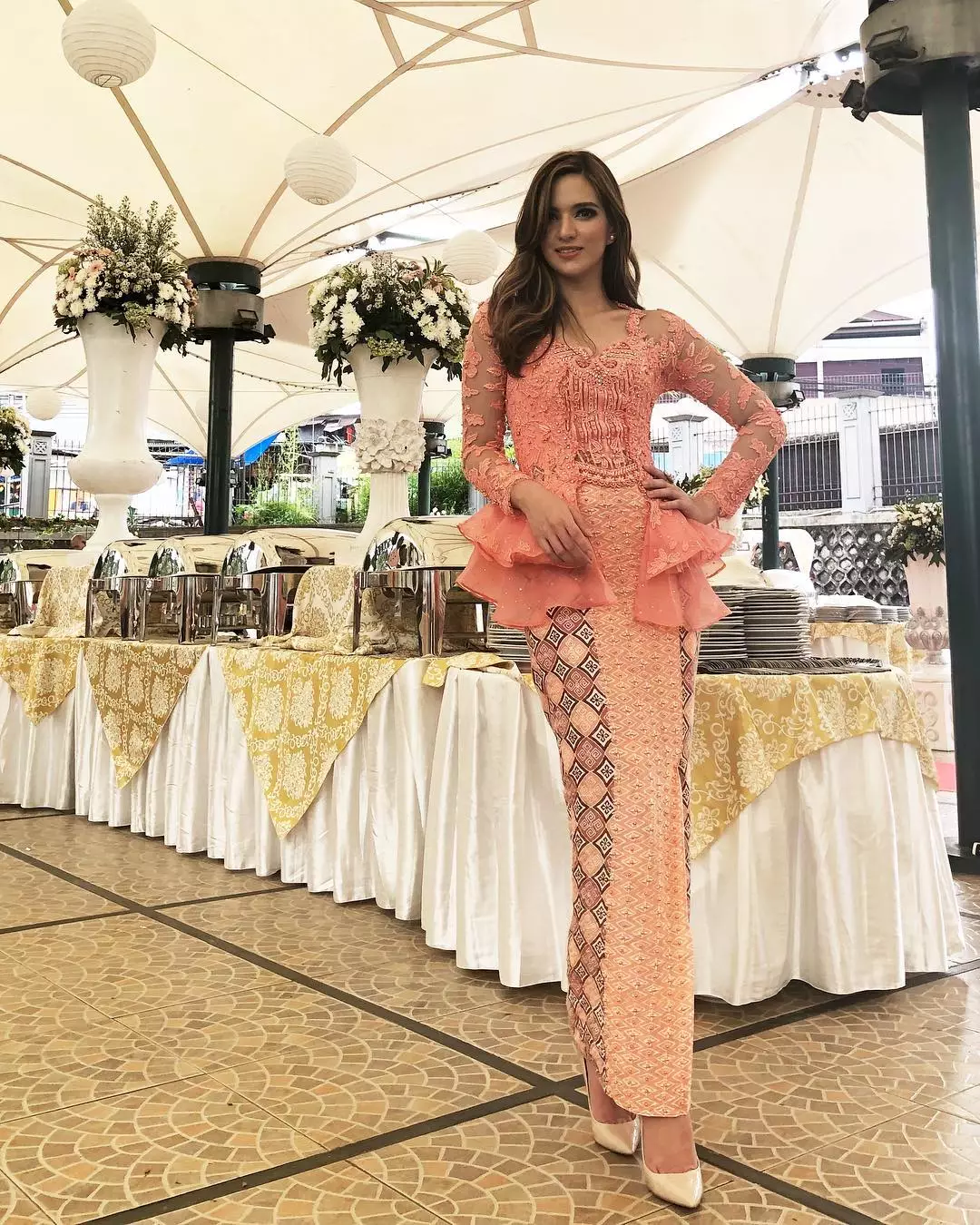 7 Pesona Nia Ramadhani saat pakai kebaya, cantiknya bikin nggak kedip