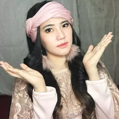 Tenggorokan radang, Via Vallen cover lagu Deen Assalam ini tetap keren