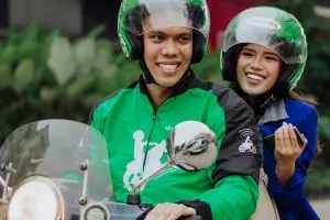 7 Momen sopir ojek online ketemu mantan ini bikin tersenyum kecut