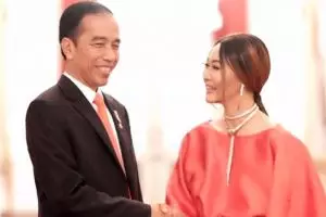 Inul dapat kartu ucapan Lebaran dari Jokowi, begini isinya