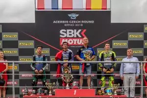 12 Gaya kece Galang Hendra Pratama, si pembalap muda berprestasi dunia