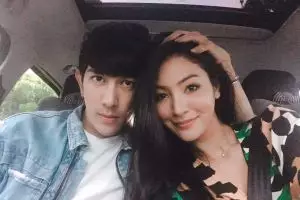 Ganteng abis, ini 8 pesona cowok yang foto mesra bareng Faye Malisorn