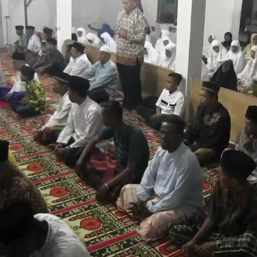 Salat ied hari ini, begini 6 potret kekhusukan Jamaah Naqsabandiyah