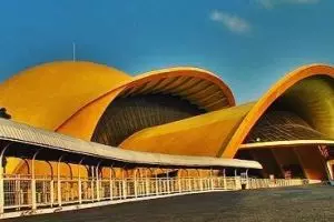 Serunya habiskan libur Lebaran di Theater Keong Emas TMII