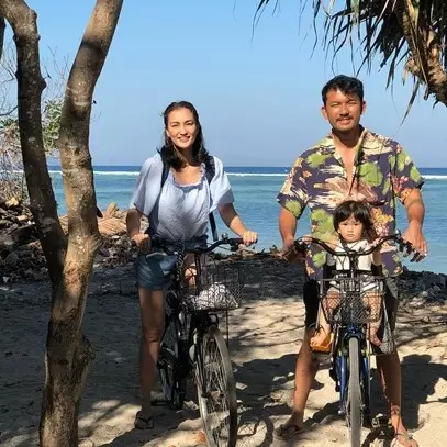 Momen 6 seleb habiskan libur Lebaran bersama keluarga, seru dan hangat